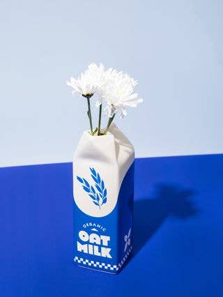 Vase, Oat Milk