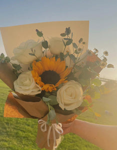 Graduation flowers Sunflower & white rose & little daisy